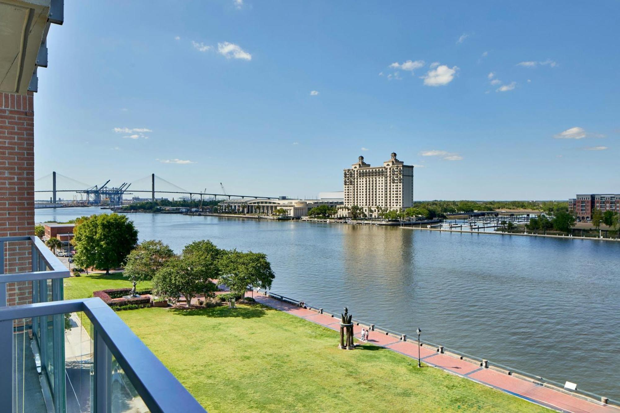 Ac Hotel Savannah Historic District Екстериор снимка